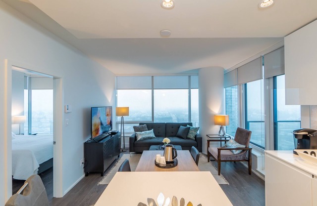 Stunning View Luxury 2BR+Den Condo in Burnaby