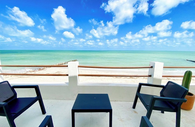 Stunning Views 3 BR, 3baths, Beachfront house w/ pool