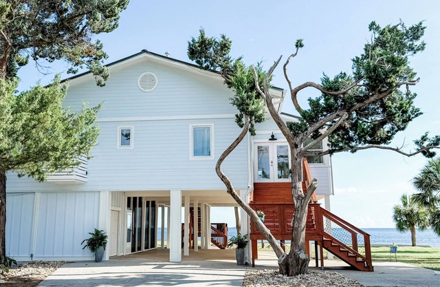 Stunning views from this 2BR 2BA home in Crawfordville