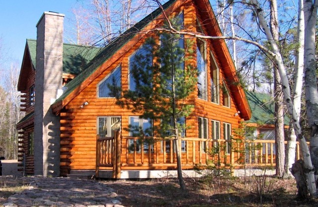Atemberaubende Ansichten von den schönen Blockhaus am Ufer des Lake Superior.