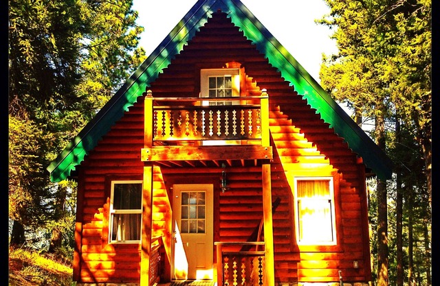 Atemberaubende Ausblicke von dieser Custom Cabin! Schneemobil, Wandern, Angeln, Spaß!