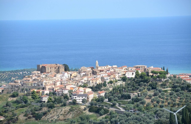 Impresionantes vistas desde esta hermosa casa en el corazón de Calopezzati.