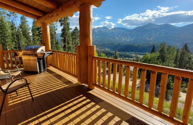 Fabulous Log Home, unschlagbare Aussicht, 1 Meile von der Main Street, Sauna, Whirlpool