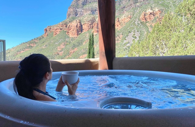 Stunning Views! Oak Creek Canyon's Zen Hideaway