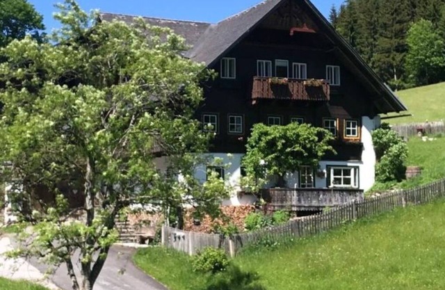 Wunderbares Ferienhaus für 11 Personen mit W-LAN, Balkon, Haustiere erlaubt und Parkplatz