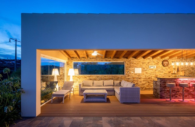 Stunning villa for 12 people, heated swimming pool, awesome pool bar, sea views