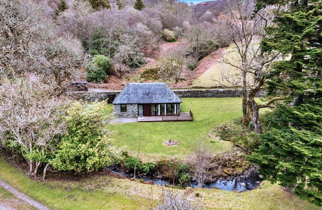 Stunning villa for 2 guests with WIFI, terrace, pets allowed and parking