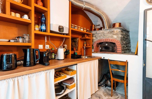 Stunning villa for 2 guests with WIFI, A/C, terrace, pets allowed and parking