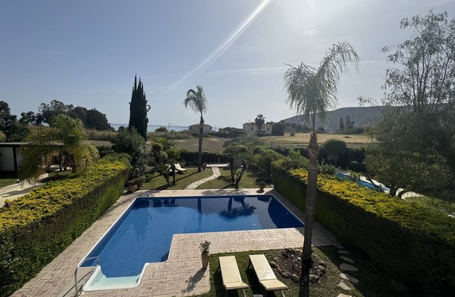 Stunning Villa in Pissouri Bay, private pool, 5 mins walk to the beach