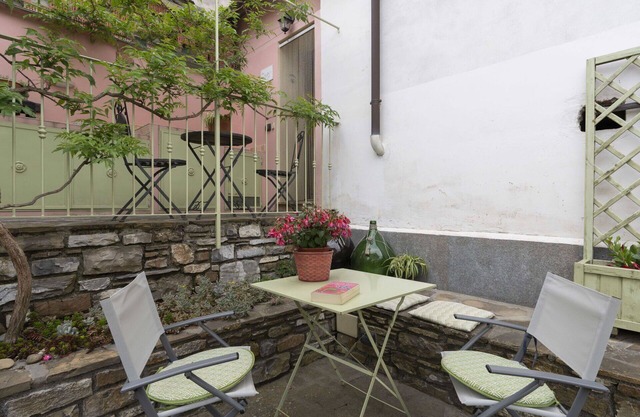 Wunderbares Ferienhaus für 4 Personen mit W-LAN, TV, Balkon, Haustiere erlaubt und Parkplatz