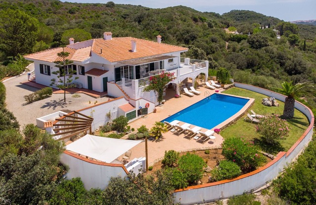 Stunning villa with large swimming pool