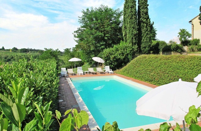 Ferienhaus mit W-LAN, privatem Pool, TV, Terrasse, Haustiere erlaubt, Panoramablick, Parkplatz