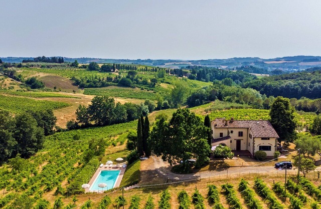 Ferienhaus mit W-LAN, privatem Pool, TV, Innenhof, Haustiere erlaubt, Panoramablick, Parkplatz