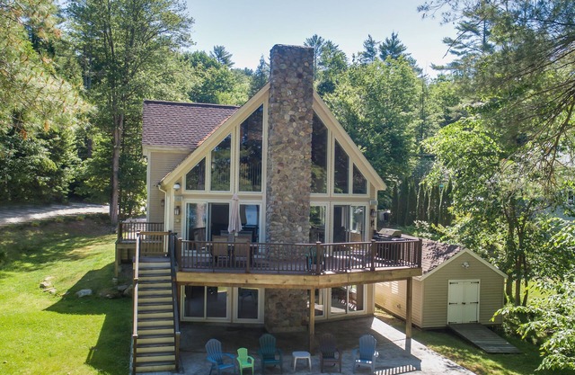 Das Chalet ~ Waterfront Familienfreundliches Ferienhaus am Sebago See