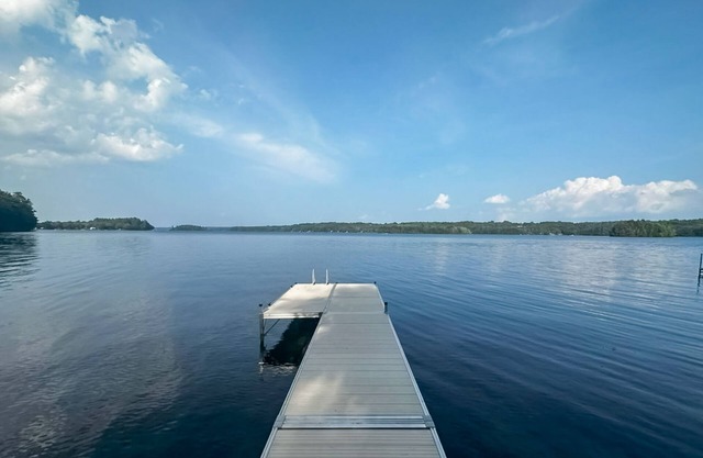 Stunning waterfront home with beach frontage & dock, & fast WiFi