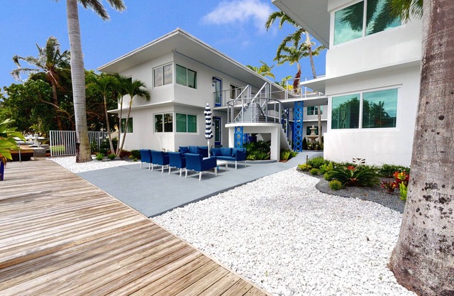 Stunning Waterview Condo Steps from Fort Lauderdale Beach & Las Olas Blvd