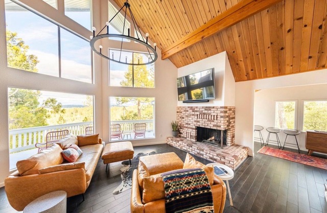 Stunning Yosemite Mountain Views with Luxury accommodations