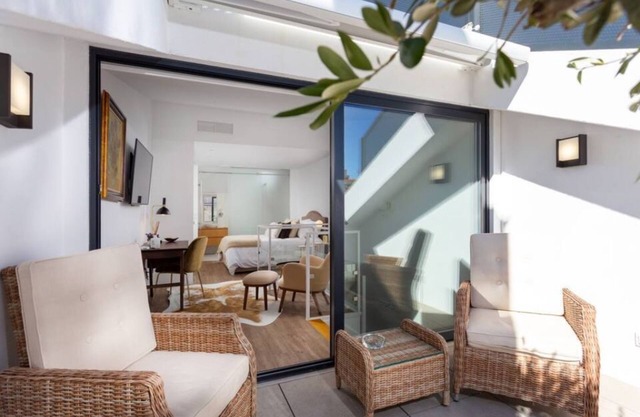 Stupendo-3br-suite & Terrace- Center- A/conditioning - Free Park