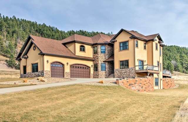 Tolles 5BR Deadwood Area Home mit Whirlpool und Spielzimmer