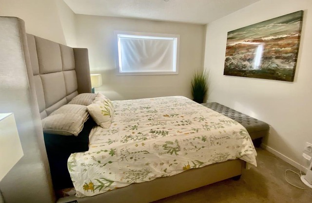 Stylish 1 bedroom suit in Fort Saskatchewan 4104
