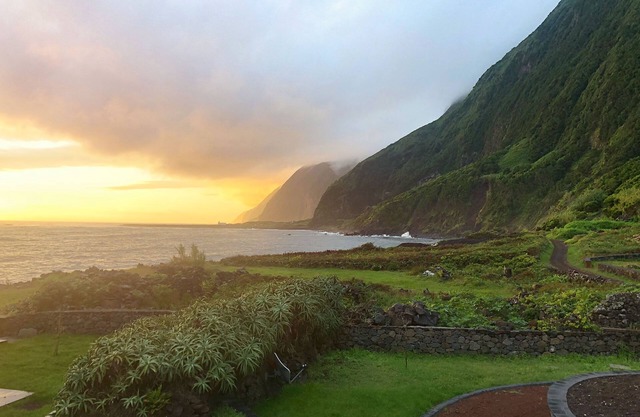 Stylish 1 Bedroom Stone House With Sea View In São Jorge, Azores (Belo Malandro)