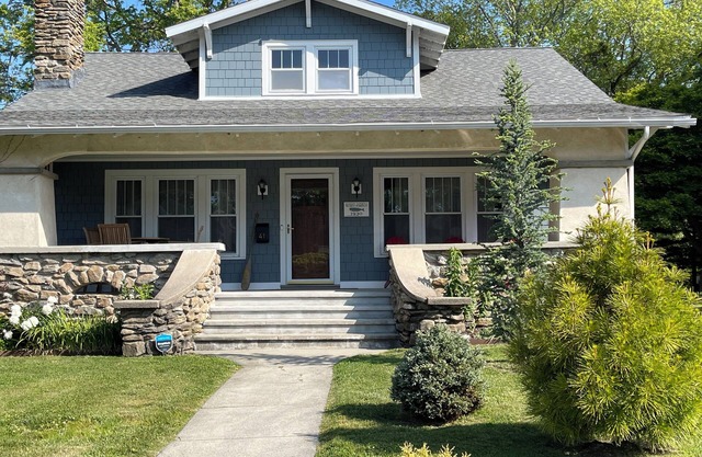 Stylish 1920s Craftsman Bungalow; tastefully appointed.