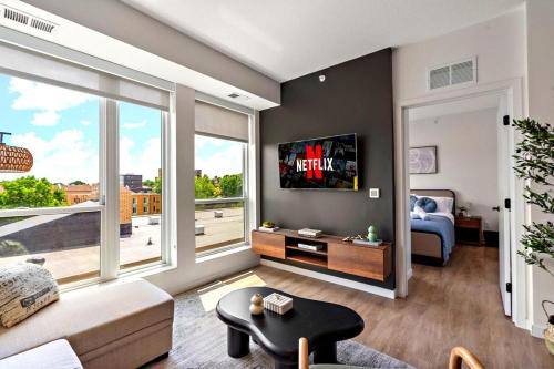 Stylish 1Bd In Heart of Minneapolis, Minutes From Minneapolis Convention Center & US Bank Arena