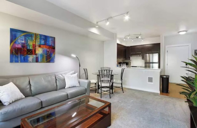 Stylish 1BR Condo in Prime Capitol Hill w/ Parking