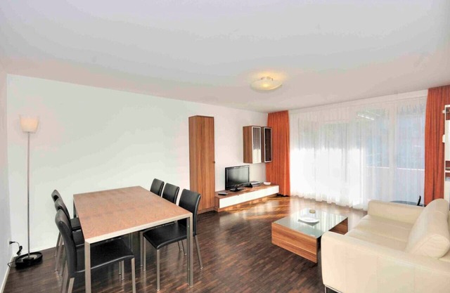 Stylish 1BR near lake and Opera (Flower 11)