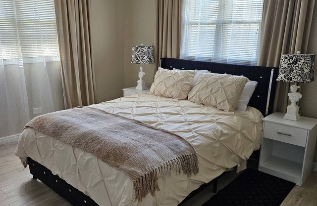 Stylish 1st floor of the house in Chicago suburbs