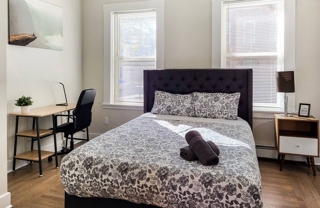 Stylish 2-bed 1-bath right by Wooster Square - Parking and laundry room included