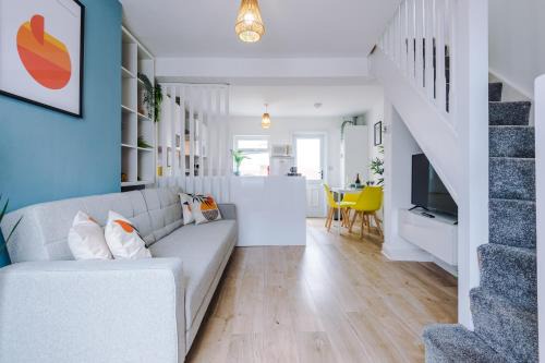 Stylish 2-bed home in Chester City-Centre by 53 Degrees Property, ideal for Couples & Small groups, Great Location - Sleeps 5