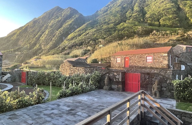Stylish 2 Bedroom Stone House With Stunning Views, São Jorge, Azores (Vista)