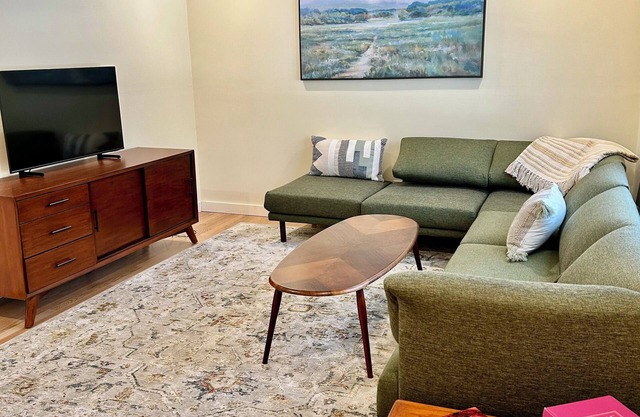 Stylish 2-bedroom townhome with WiFi, AC near private schools.