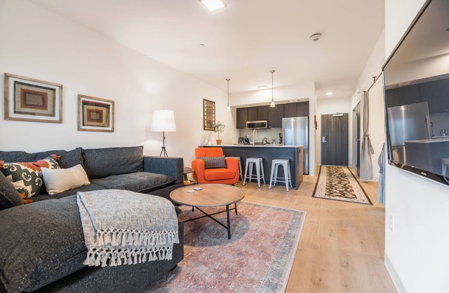 Stylish 2-br condo in charming downtown Bozeman