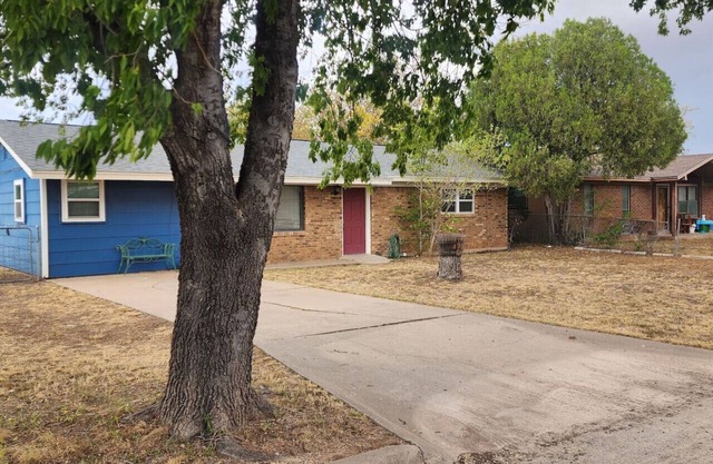 Stylish 2 BR near Goodfellow AFB