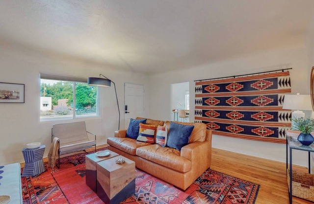 Stylish 2bd/1ba + Office & Yard