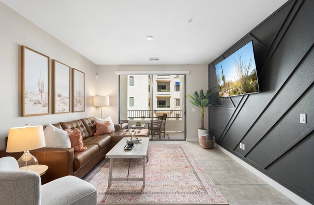 Luxury 2BR+ condo w/ Resort-style Pool & Spa & Balcony!