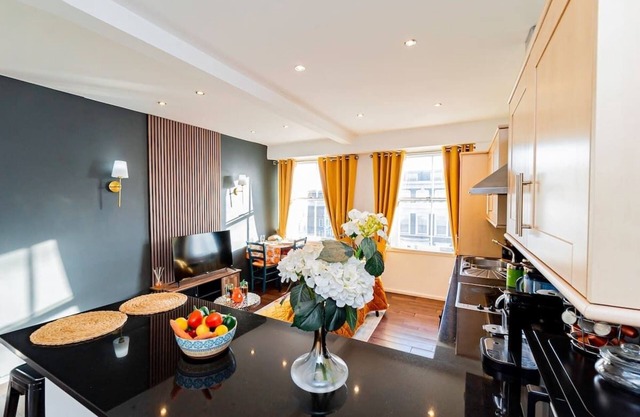 Stylish 2BR Near Hyde Park & Museums, Kensington