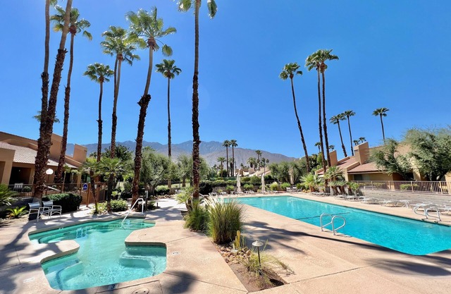 Beautiful Style, Home Office, Pickle Ball, Tennis, Big Pool-Spa