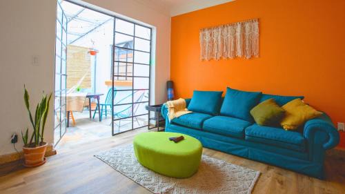 Stylish 2BR on Amsterdam w. Private Terrace!