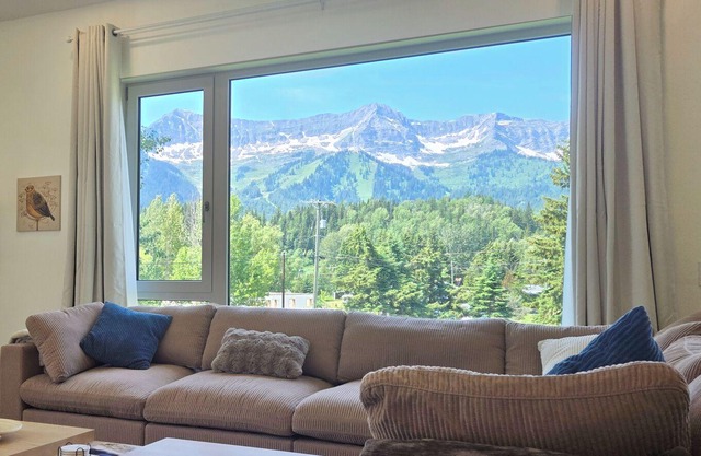 Mountain Views & Modern Luxury | 5-Min Ski Access | 2-Bed