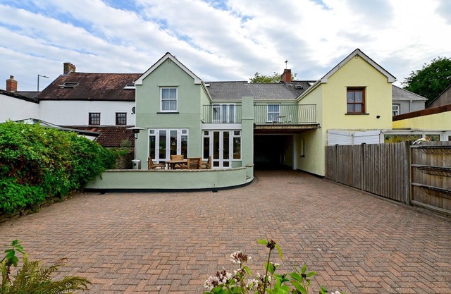 Stylish 3-Bed in Historic Caerleon-Garden+Parking | Pass The Keys