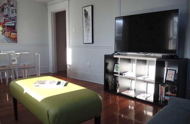 Stylish 3 bedroom Century Flat 2612