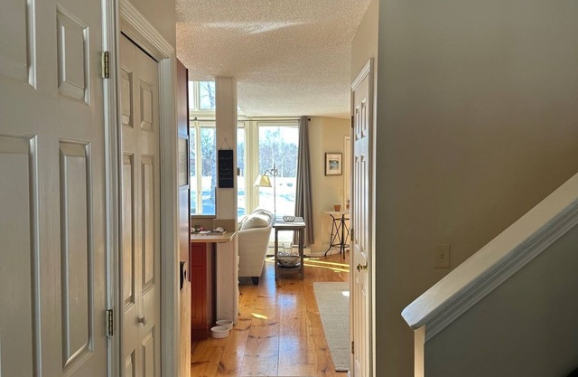 Stylish 3-Bedroom Lakefront Condo w/ Mountain Views