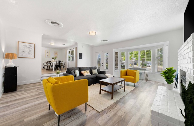 Stylish 3BD/2BA Oasis / Office/Yoga RM/Serene Yard