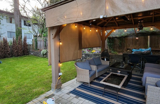 Stylish 3BR Home w/Great Access