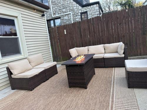 Stylish 3BR with Patio Walk to State Capitol