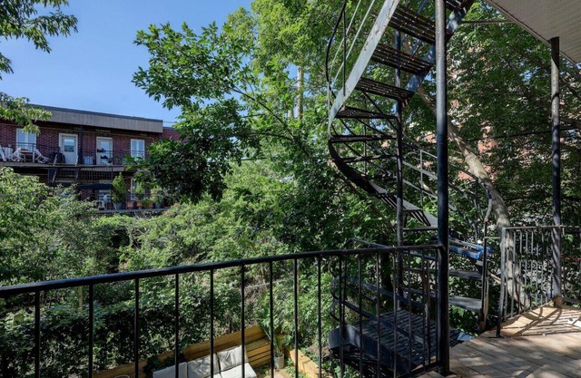 Stylish 4BR Unit Near Plateau & DT MTL