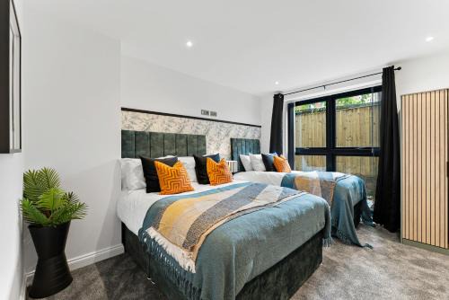 Stylish Abode in Leeds - Games Room - Parking